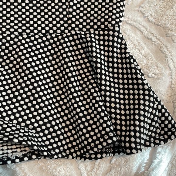 Tank - Picture 2 of 4